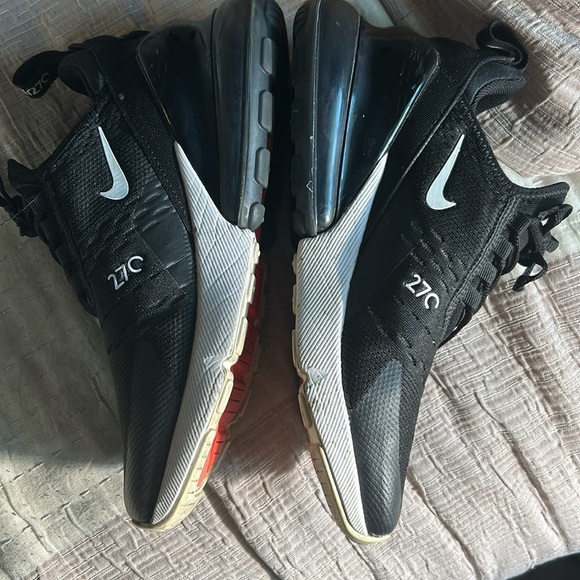 Nike shoes - Picture 3 of 3